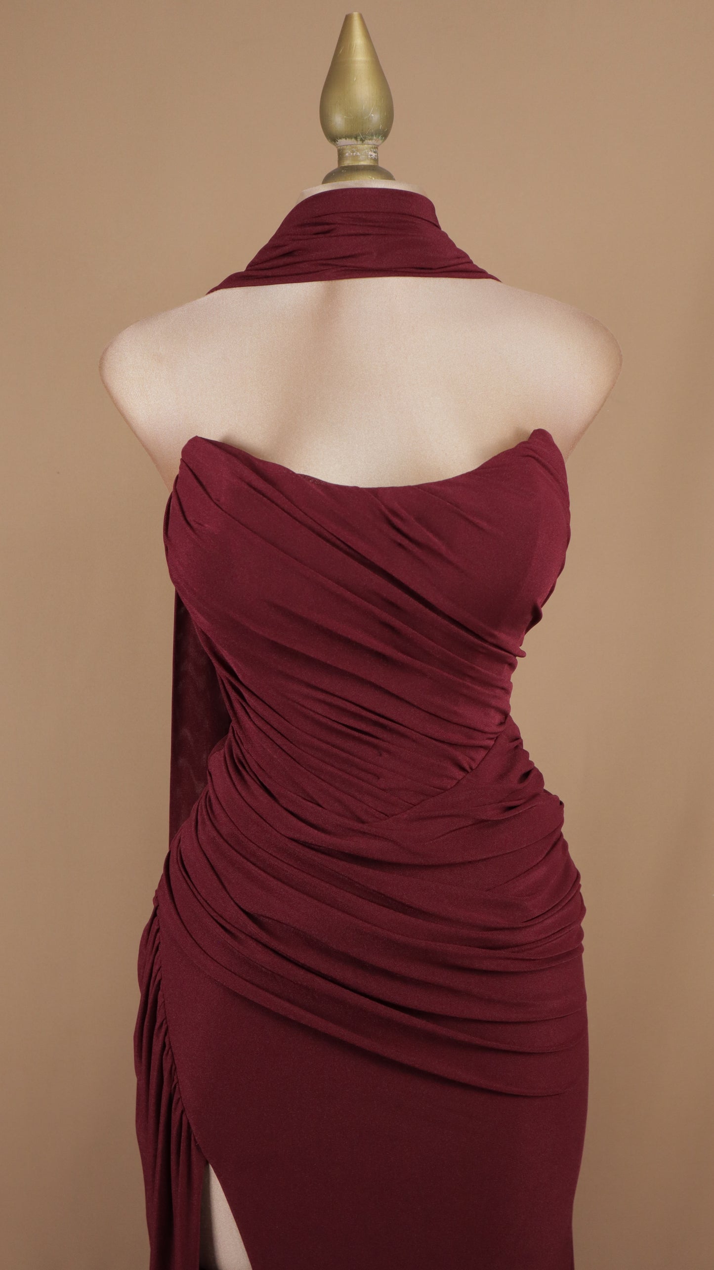 Vestido largo drapeado en cintura con corset