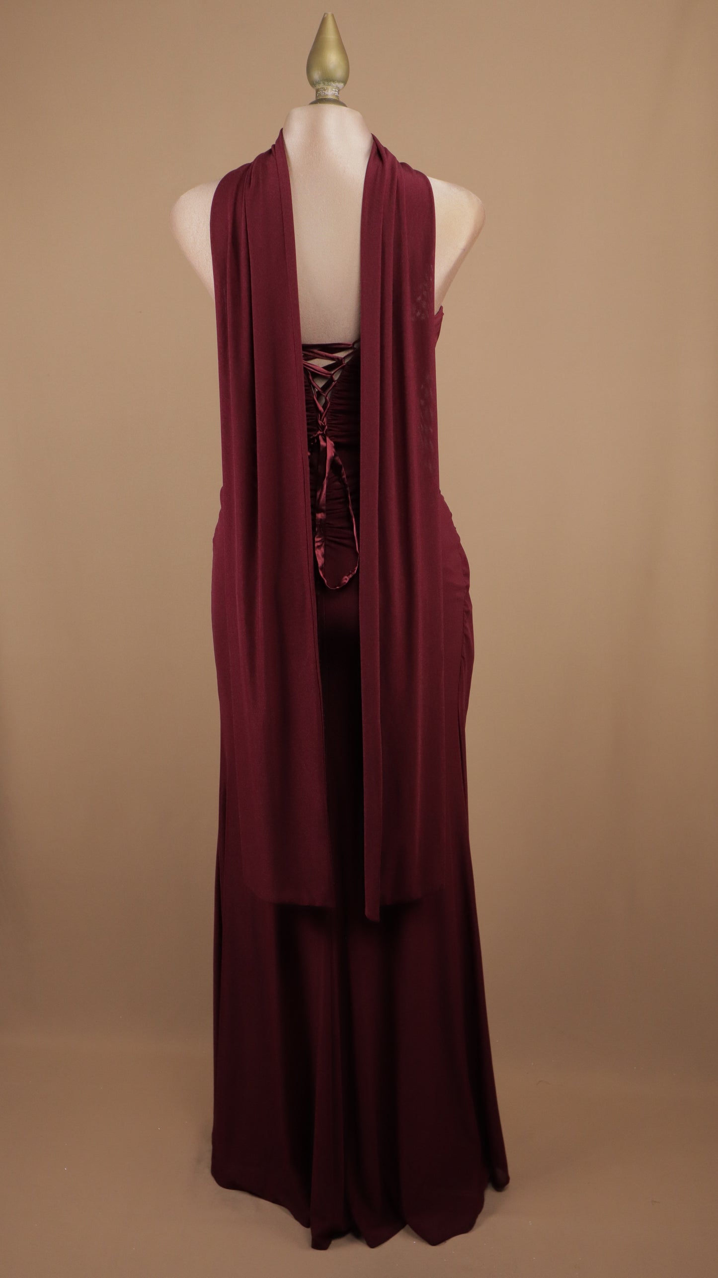 Vestido largo drapeado en cintura con corset
