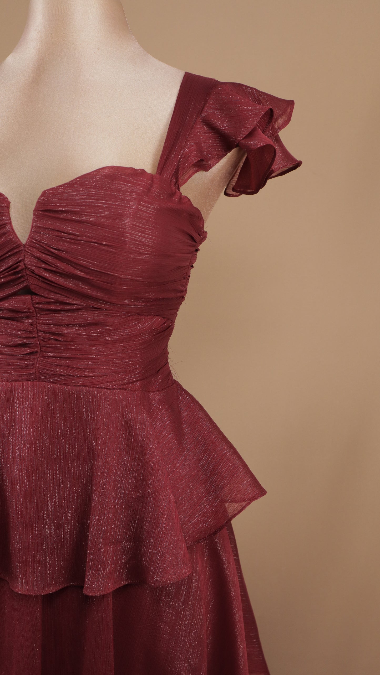 Vestido largo con olanes en falda y corset