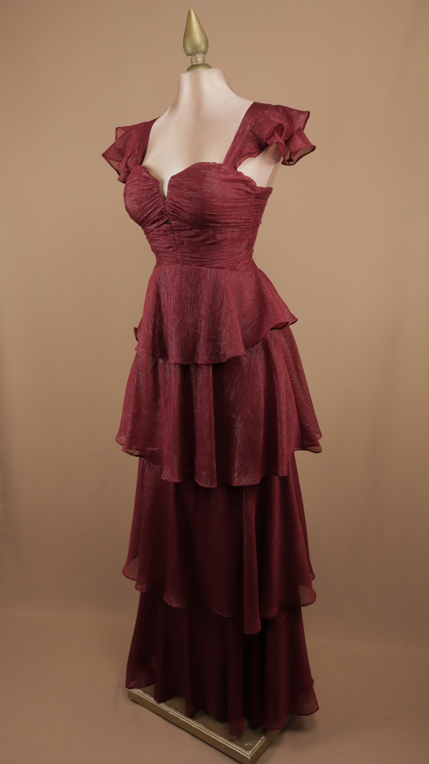 Vestido largo con olanes en falda y corset