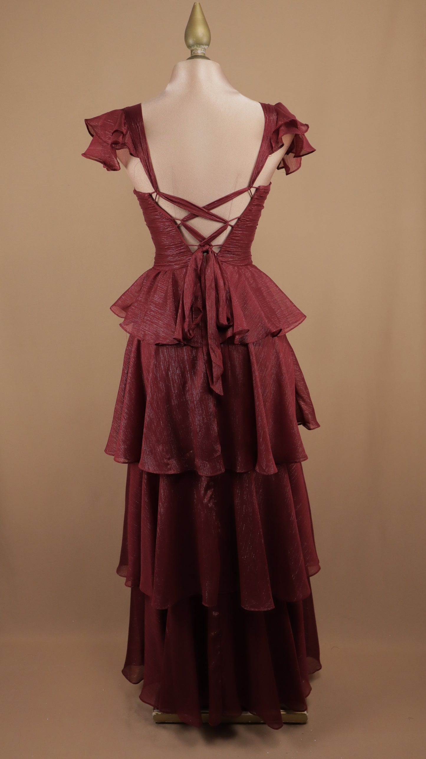 Vestido largo con olanes en falda y corset