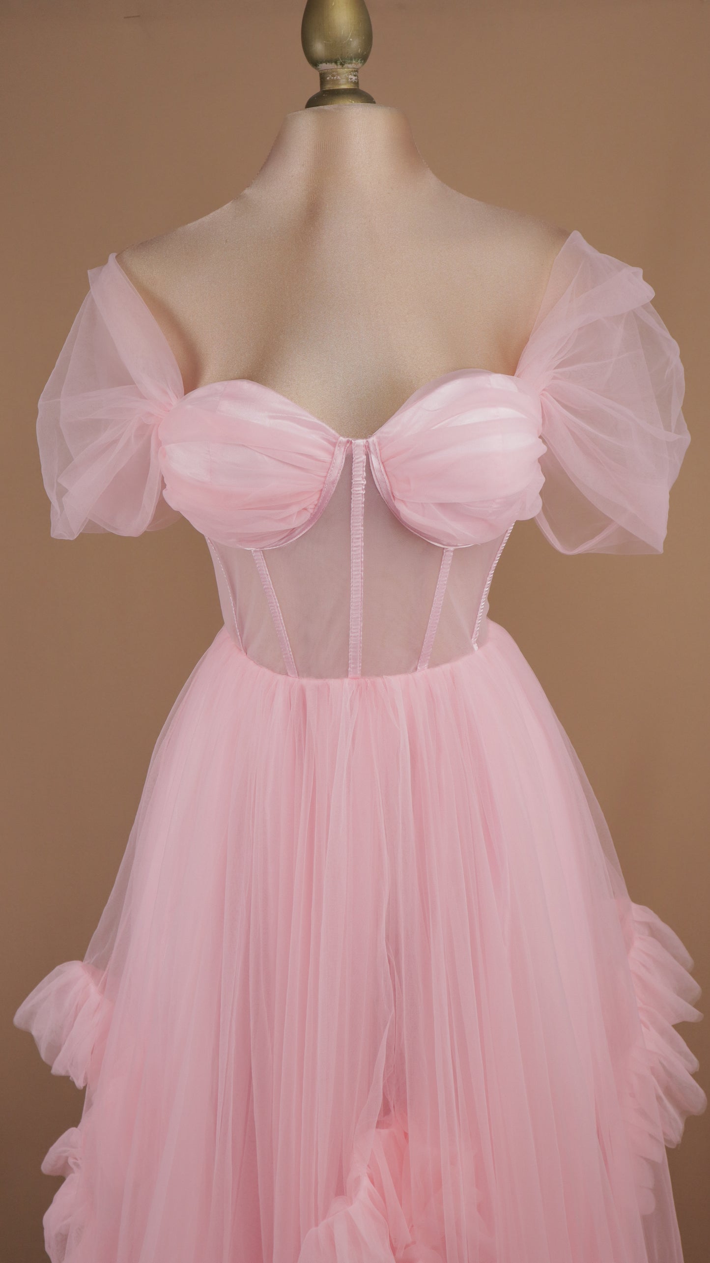 Vestido de tull con transparencia