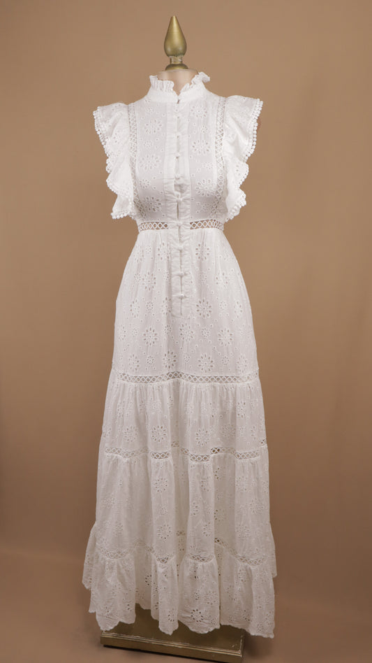 Vestido largo bordado con escarola