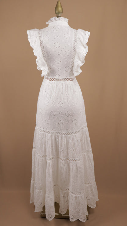 Vestido largo bordado con escarola