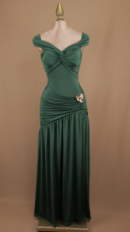 Vestido largo de licra al hombro con detalle dorado