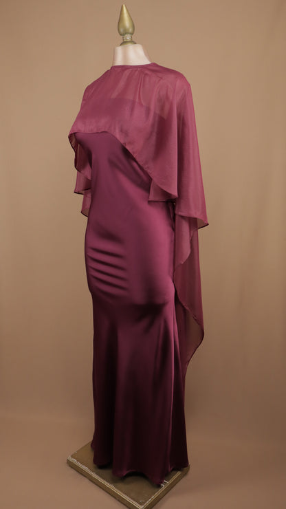 Vestido largo satinado con capa de chiffon