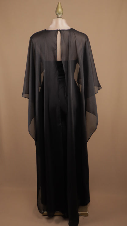 Vestido largo satinado con capa de chiffon