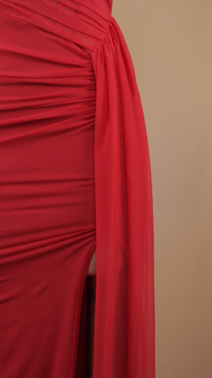 Vestido largo estraple con cauda