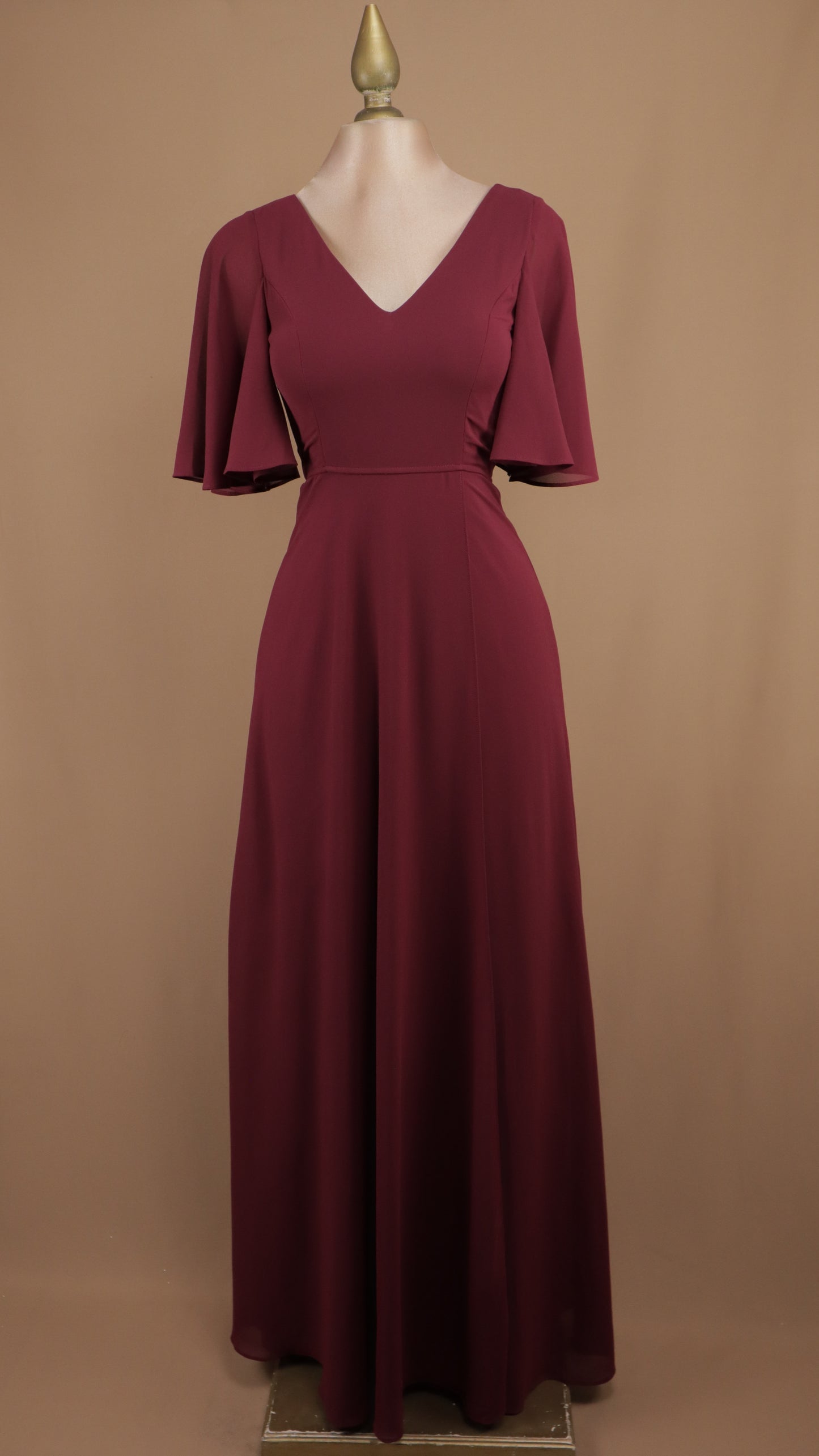 Vestido largo de chiffon con manga