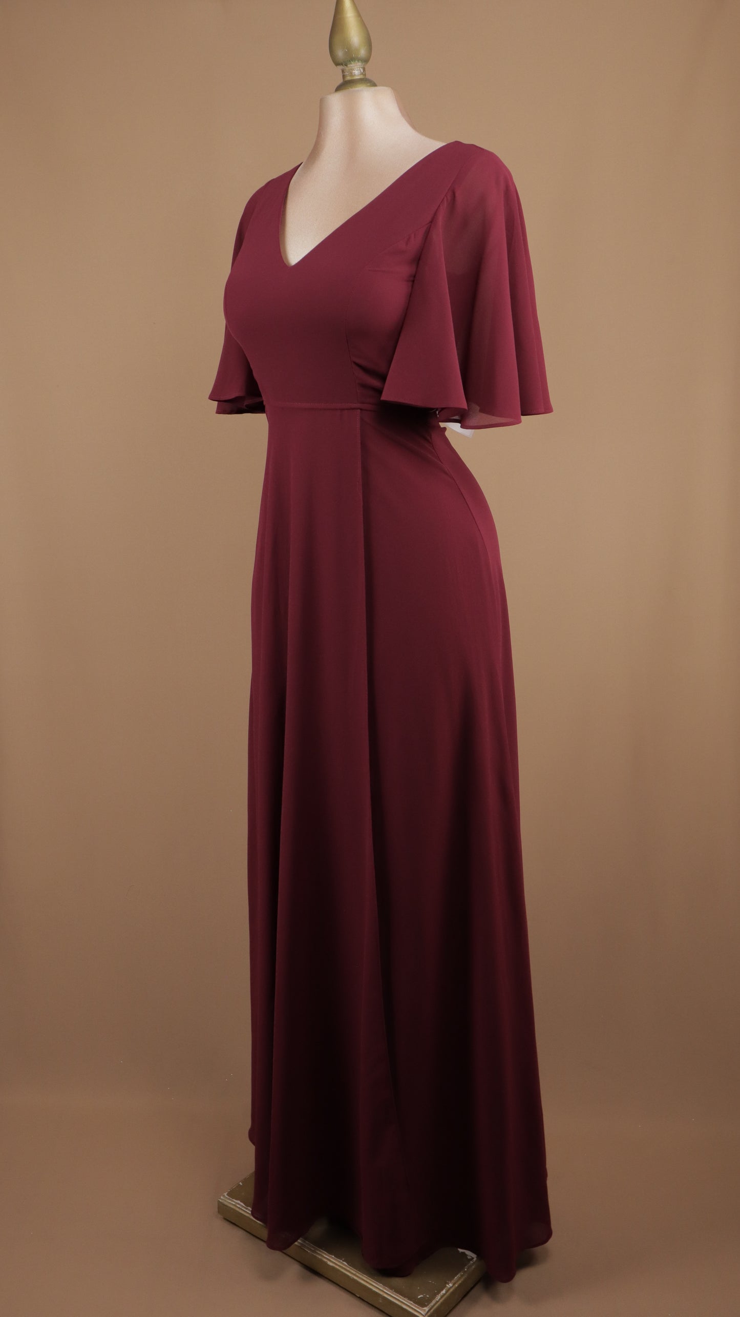 Vestido largo de chiffon con manga