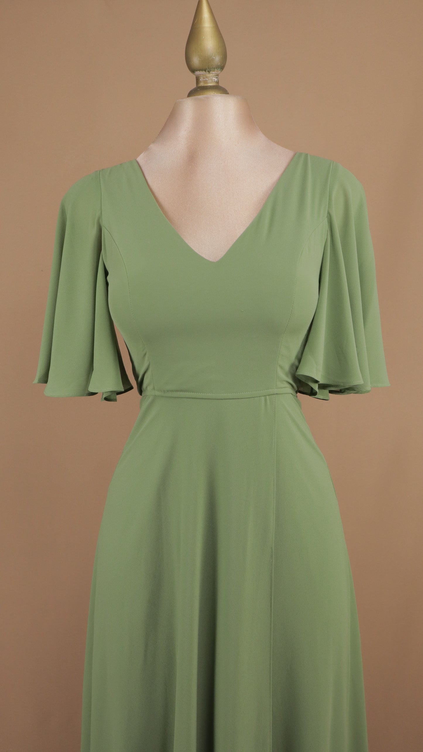 Vestido largo de chiffon con manga