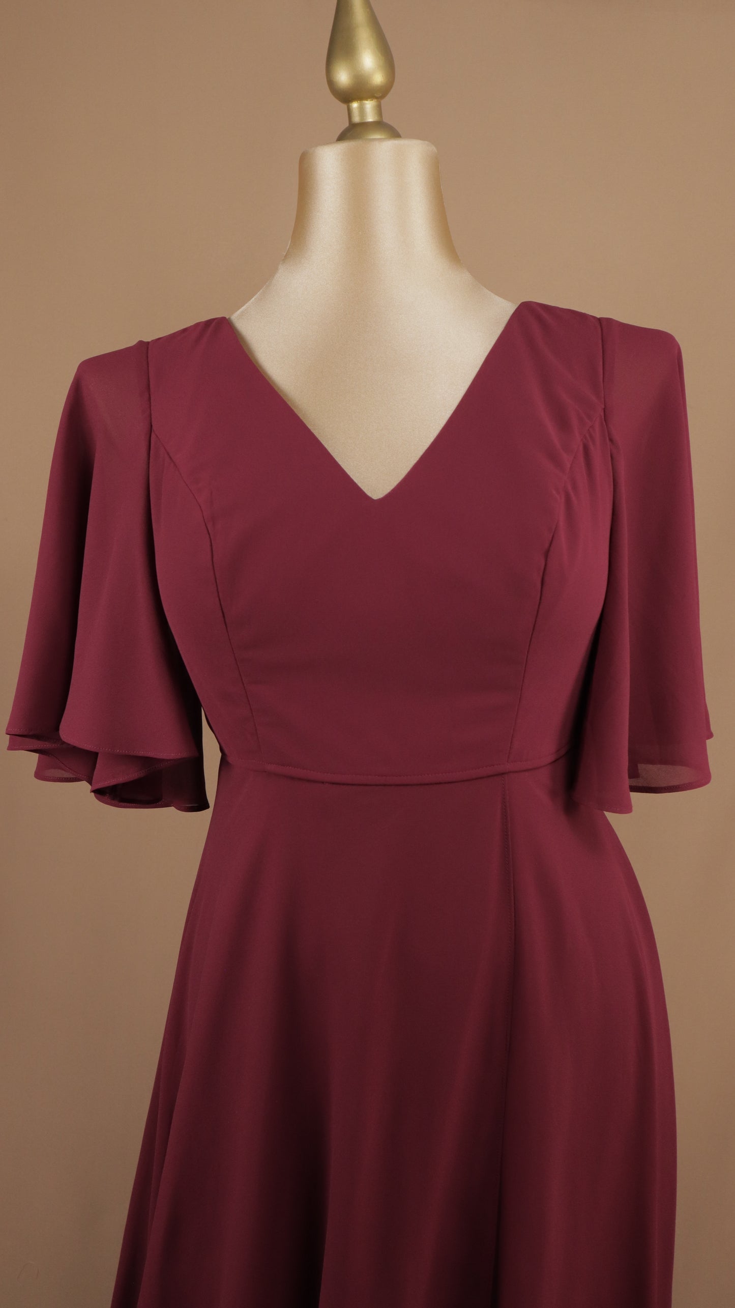 Vestido largo talla extra de chiffon con manga
