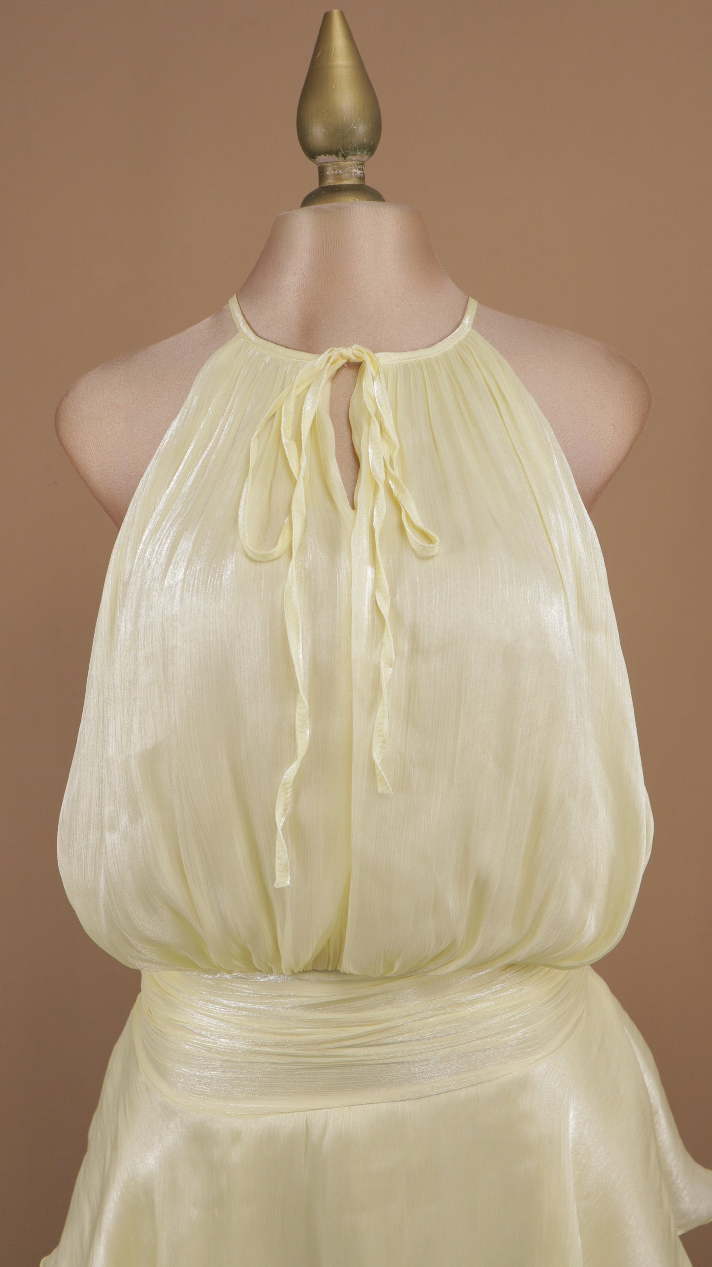 Vestido corto cuello halter