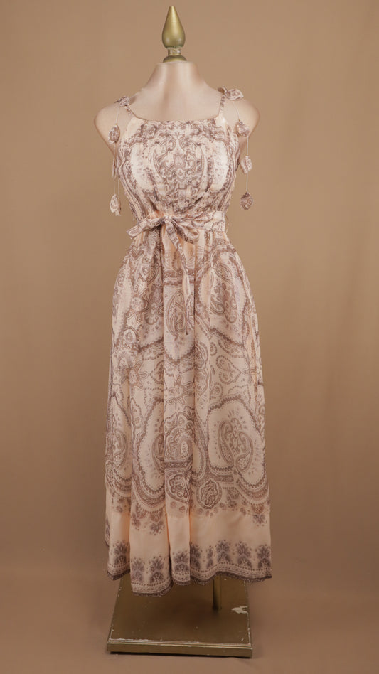 Vestido midi estampado con hojas en 3D en tirantes