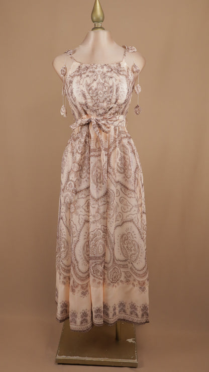 Vestido midi estampado con hojas en 3D en tirantes