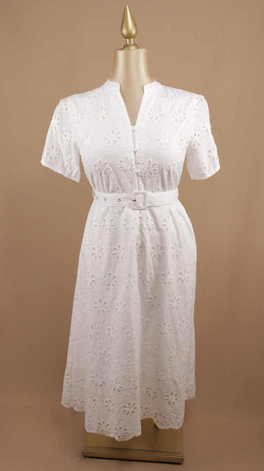 Vestido midi de encaje talla plus con cinto