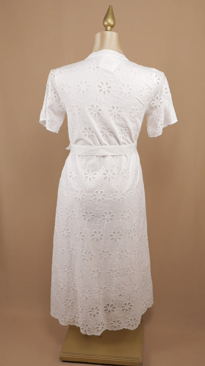 Vestido midi de encaje talla plus con cinto