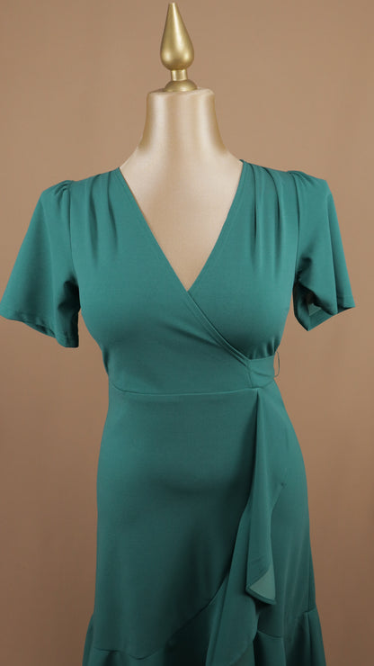 Vestido midi talla extra con manga y escarola