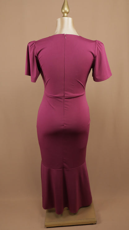 Vestido midi plus size con escarola y flor en cintura