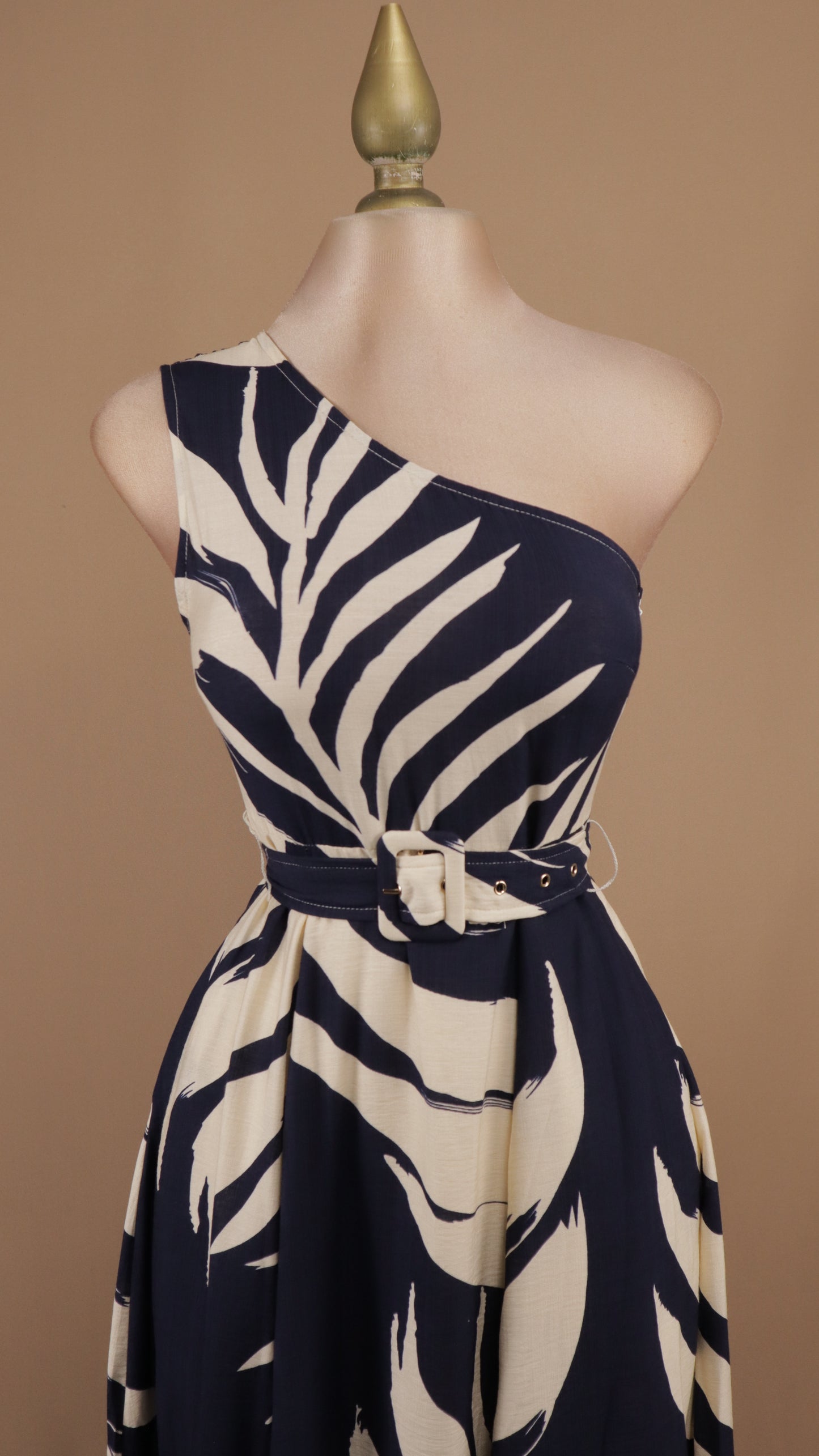 Vestido midi asimetrico estampado