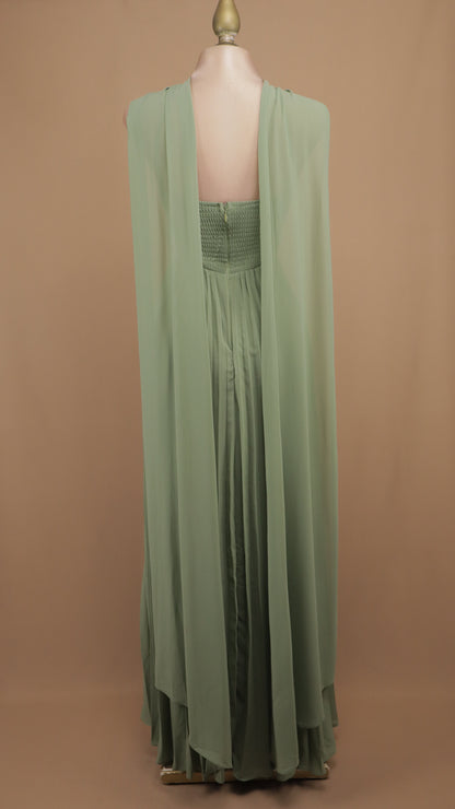 Vestido largo halter con falda plisada