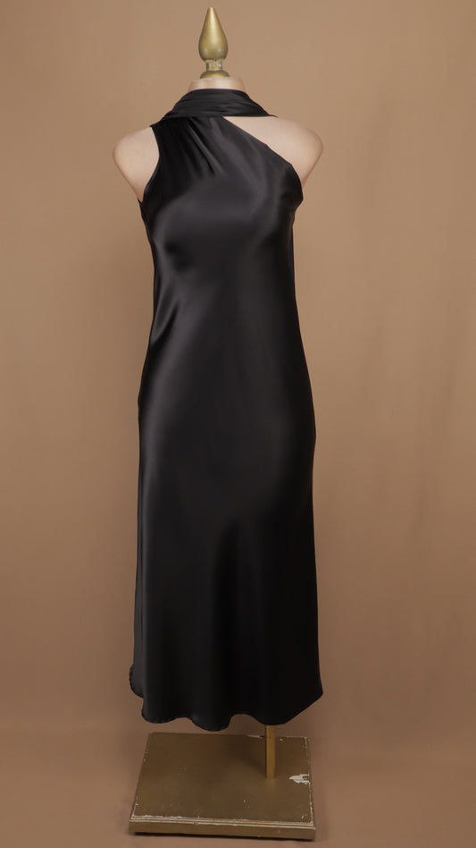 Vestido largo escote asimétrico con estola