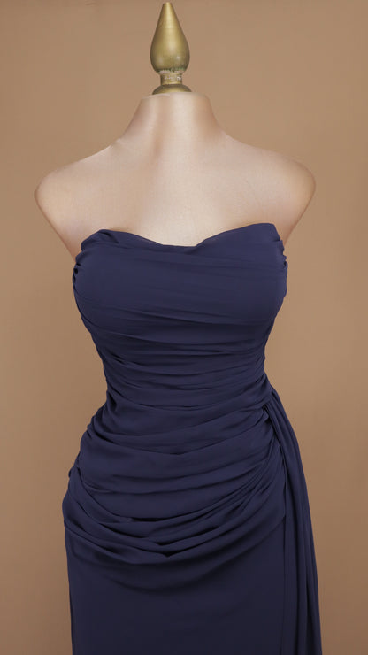 Vestido largo estraple con corset y estola