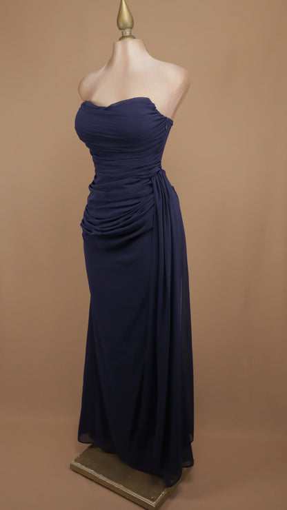 Vestido largo estraple con corset y estola