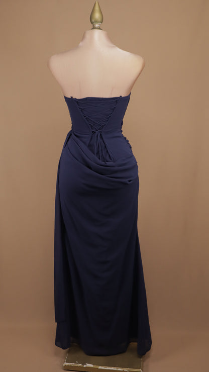 Vestido largo estraple con corset y estola