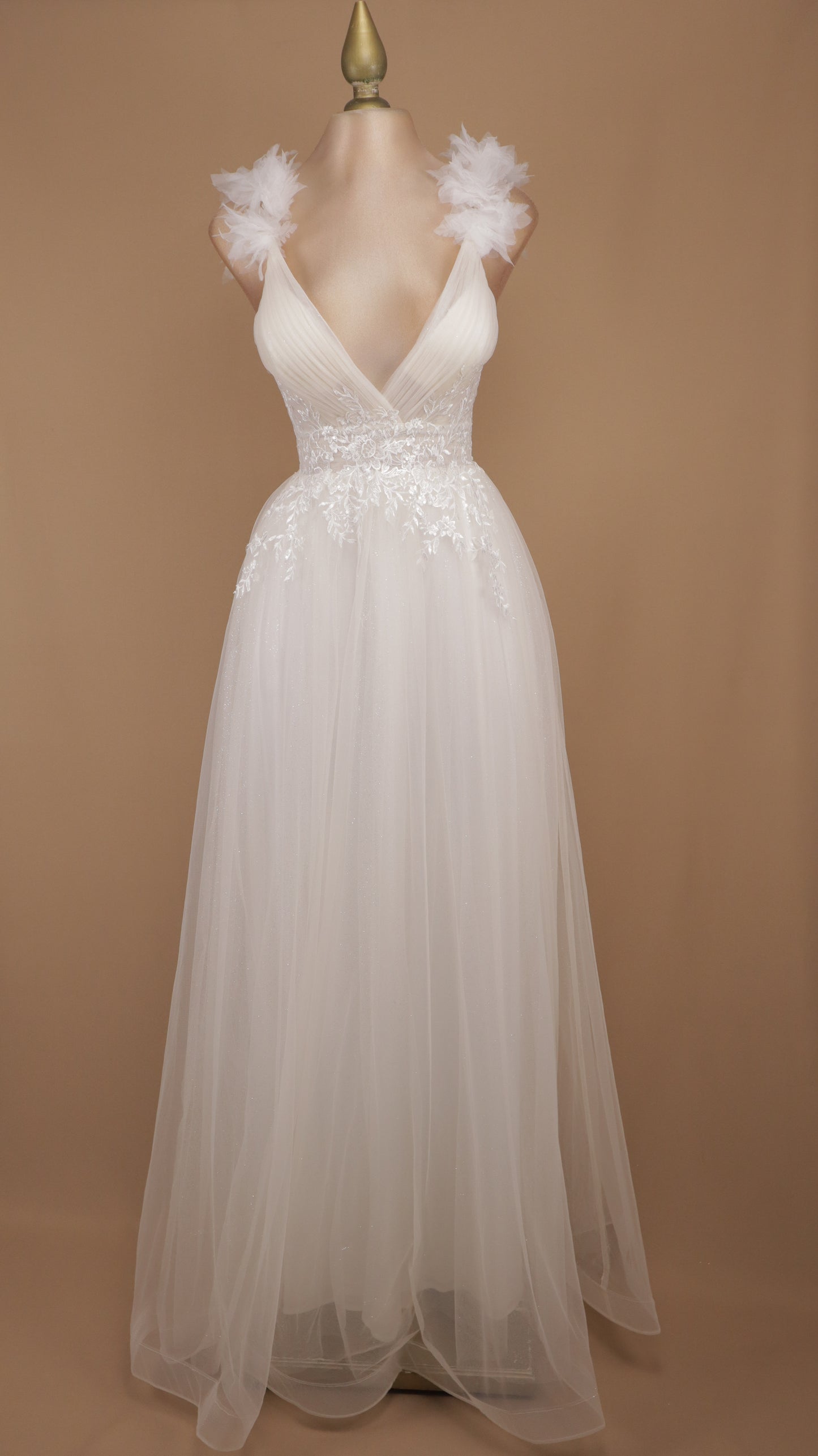Vestido largo de novia en línea A con escote en V