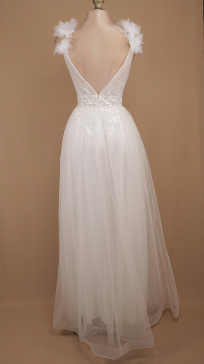Vestido largo de novia en línea A con escote en V