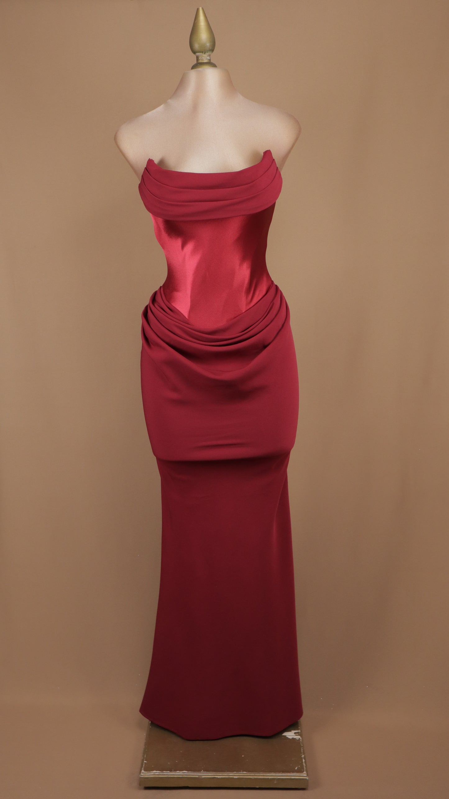 Vestido largo estraple con pashmina