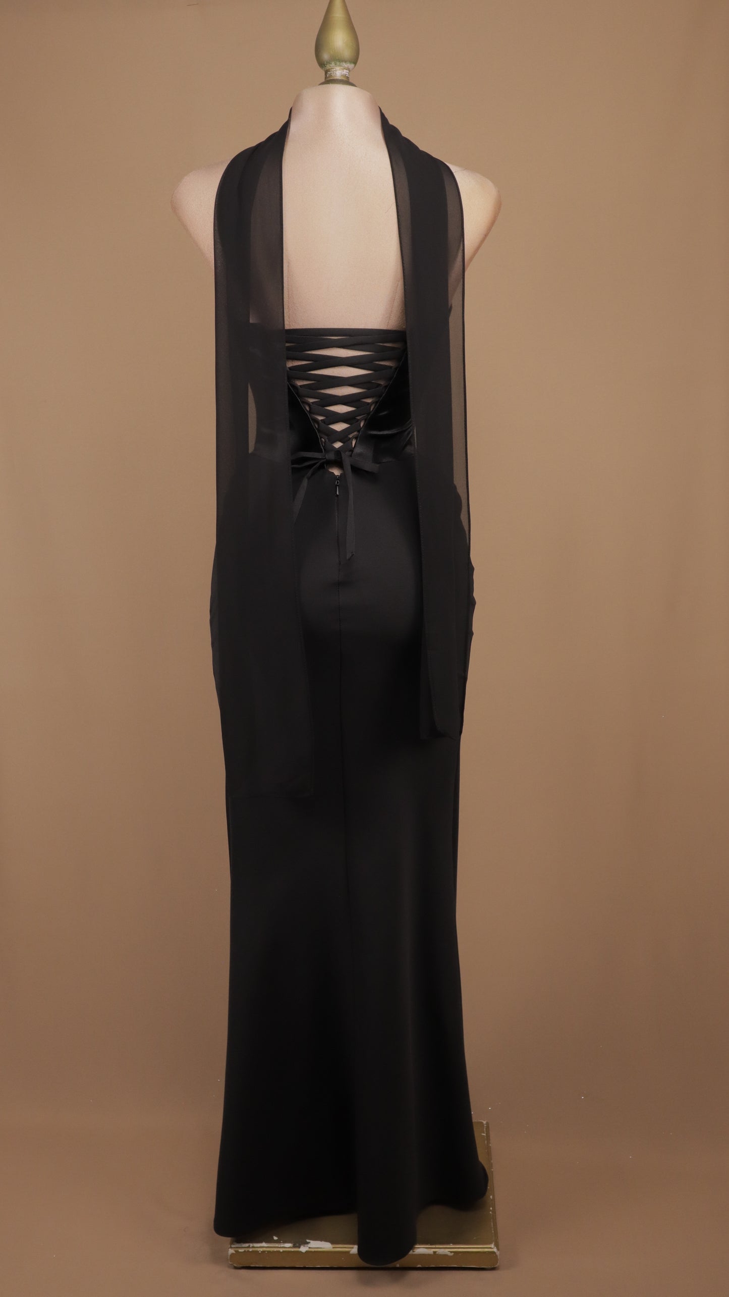 Vestido largo estraple con pashmina