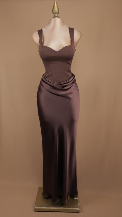 Vestido largo corte sirena satinado