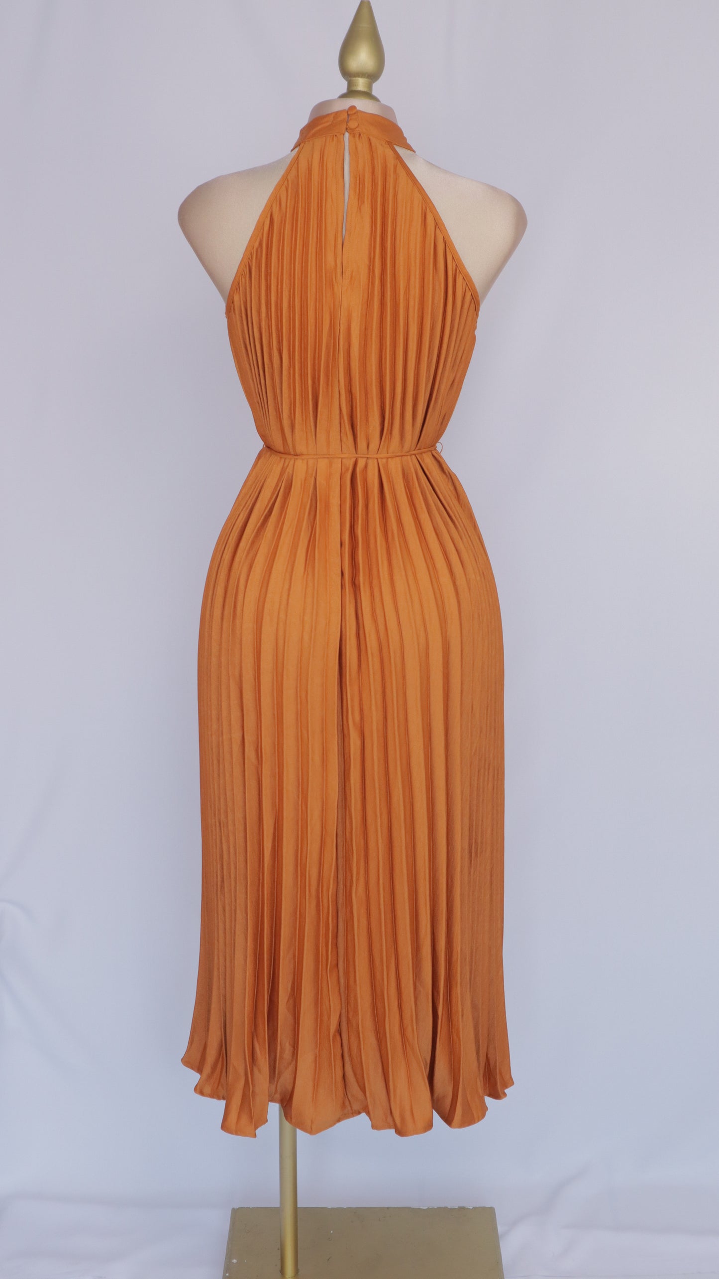 VESTIDO MAXI HALTER Y PLIZADO FRESH