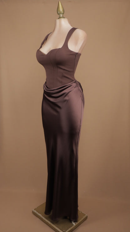 Vestido largo corte sirena satinado