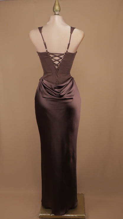 Vestido largo corte sirena satinado