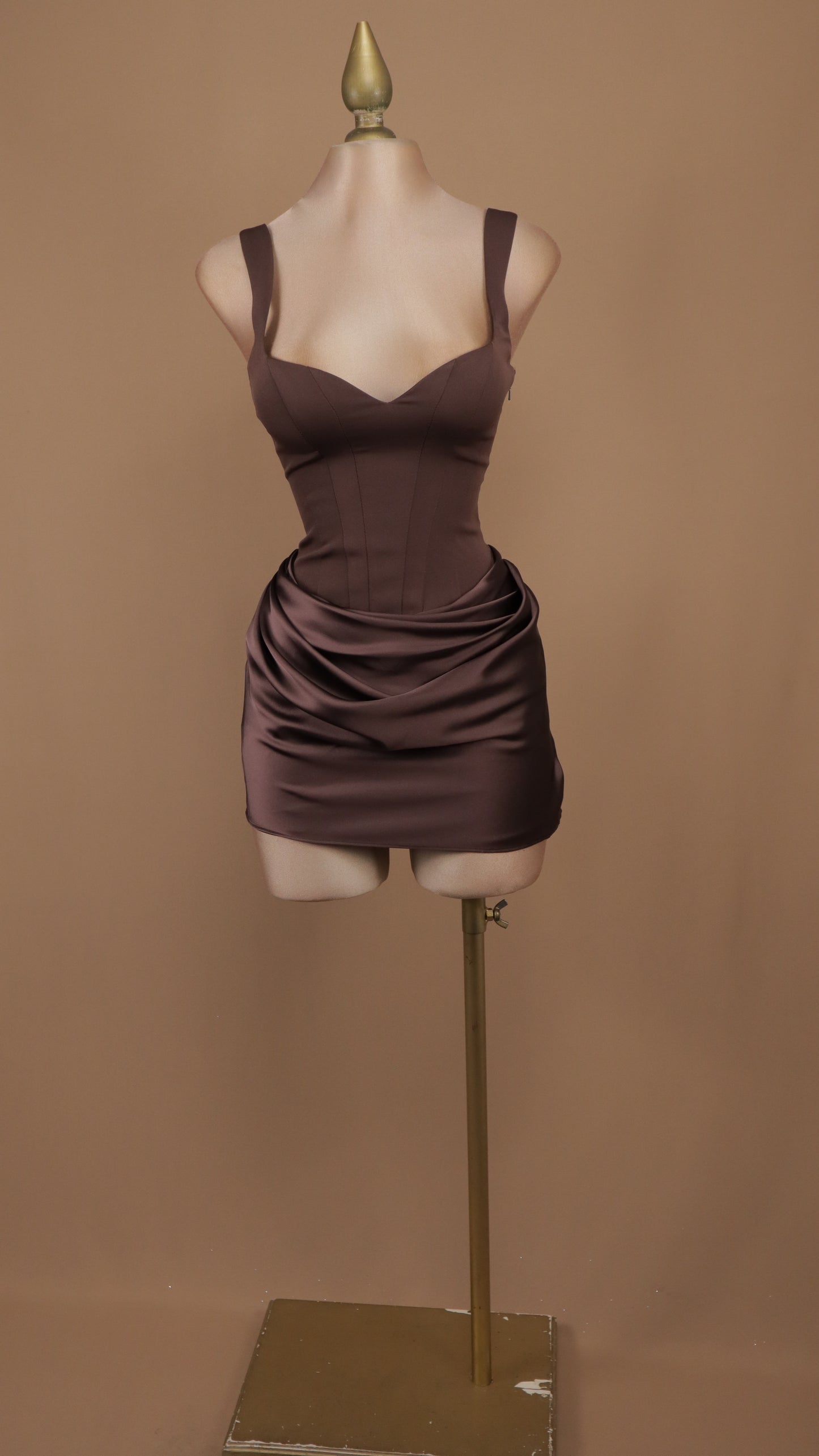 Vestido corto escote corazon y corset