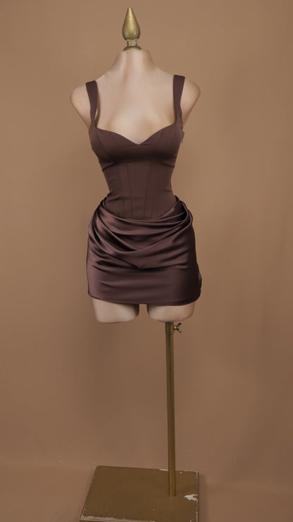 Vestido corto escote corazon y corset