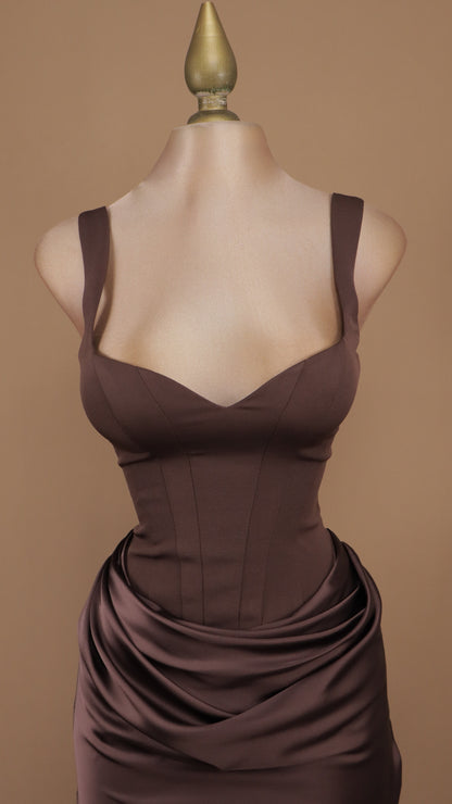 Vestido corto escote corazon y corset