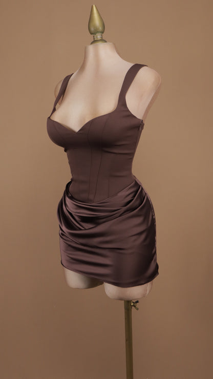 Vestido corto escote corazon y corset