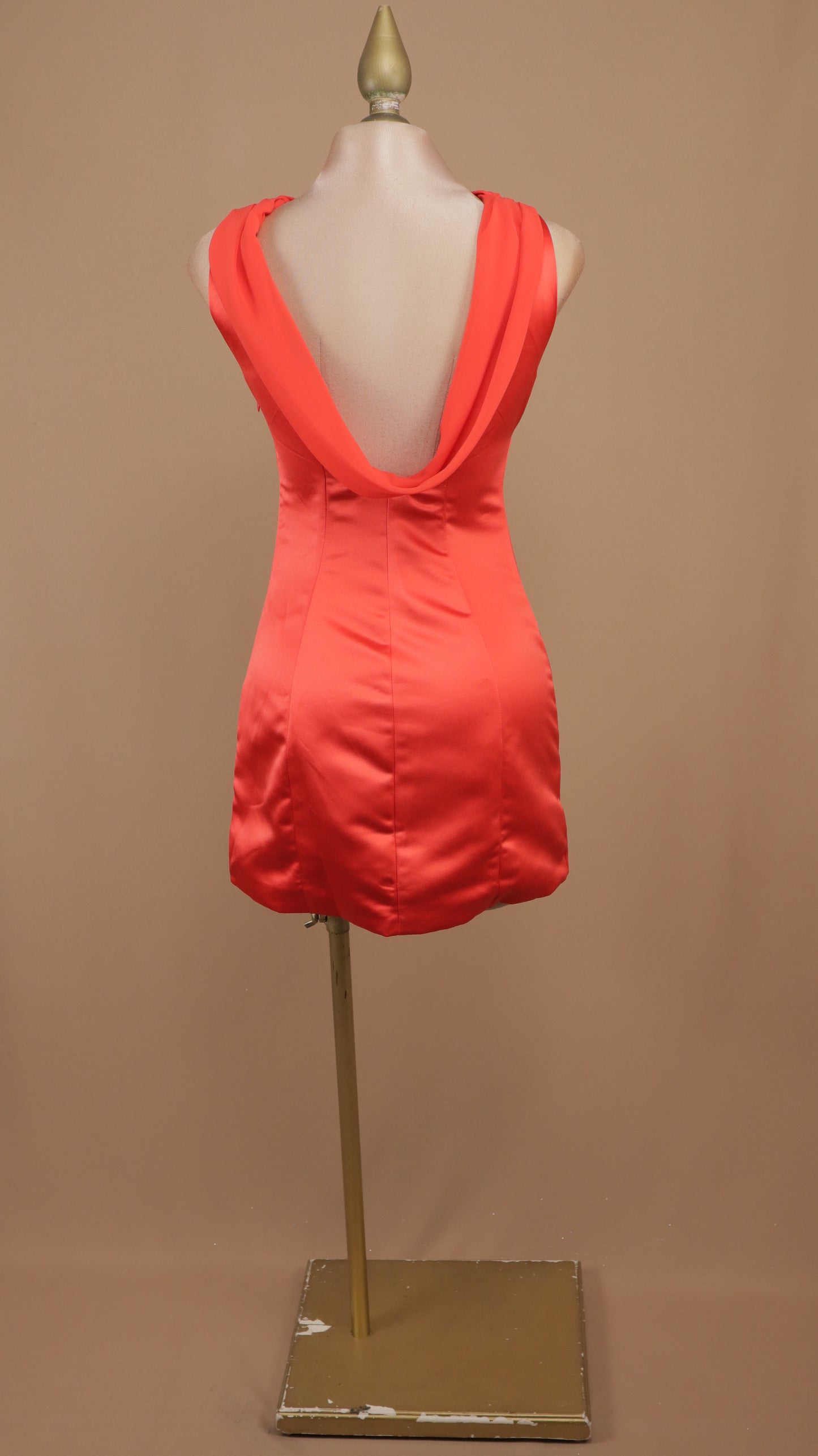 Vestido midi cuello drapeado estilo buche