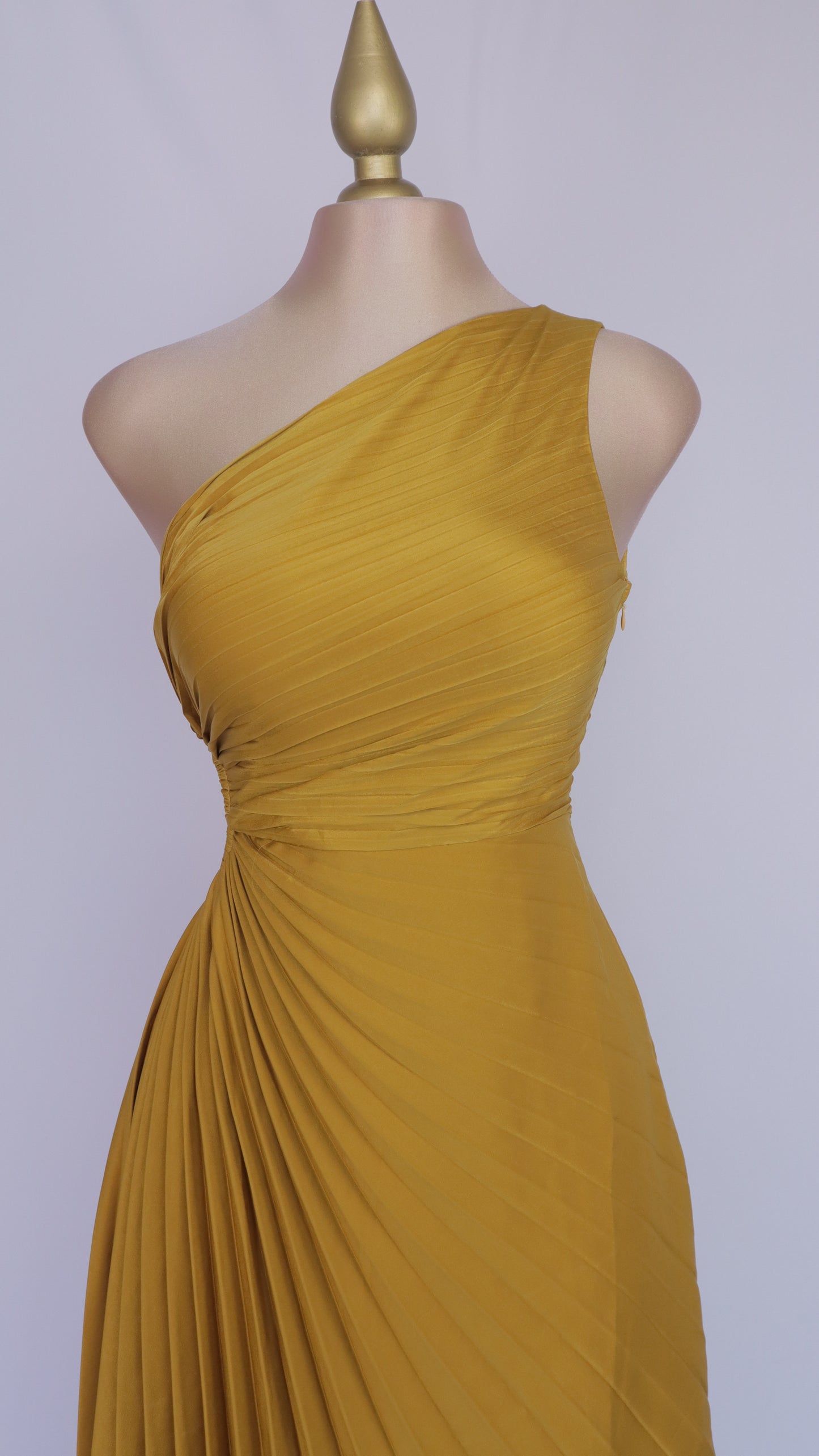 VESTIDO MAXI ASIMETRICO OJAL