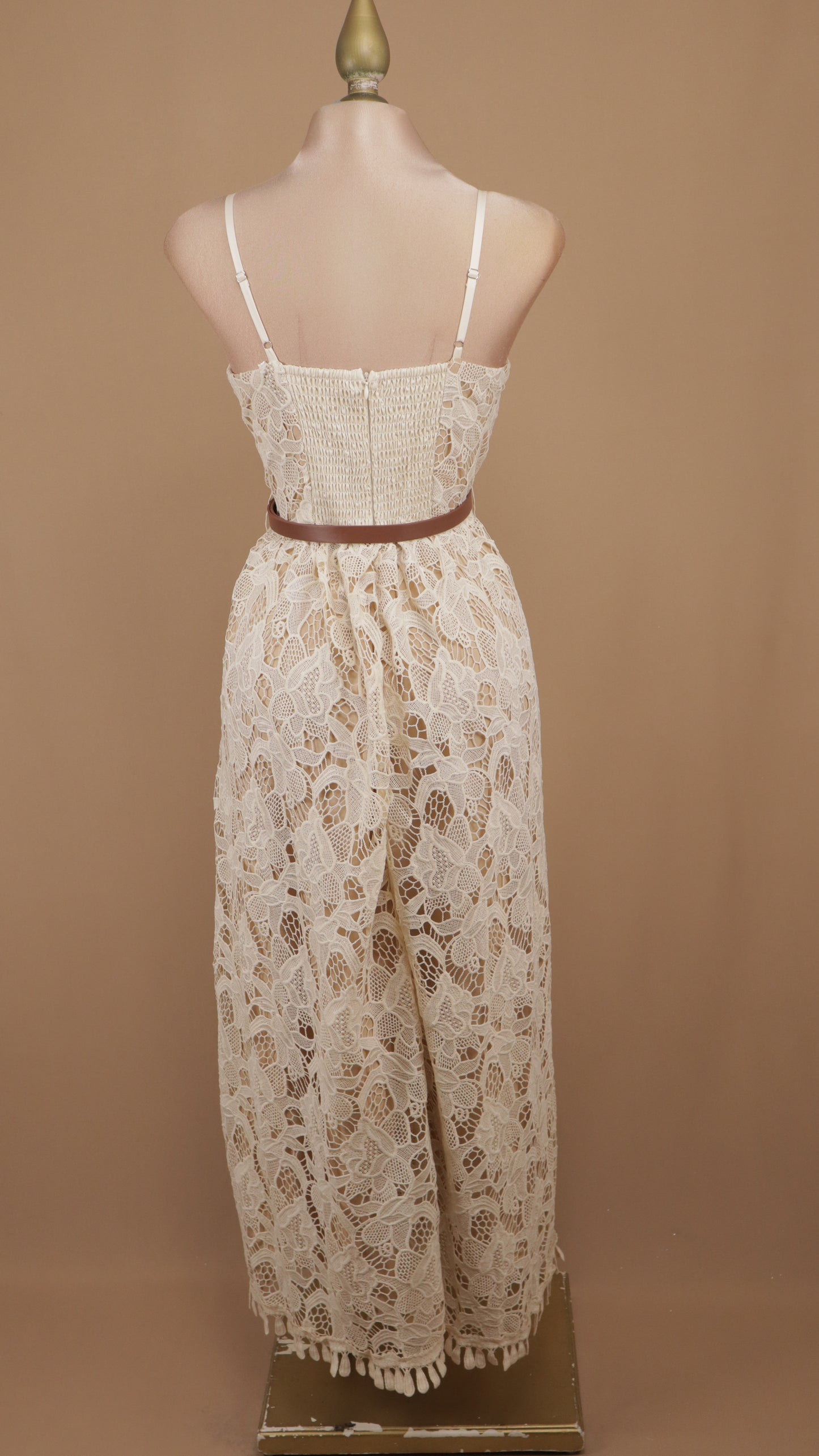 Vestido midi de encaje floral