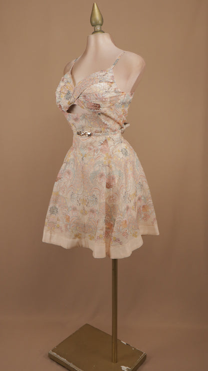 Vestido corto estampado escote en busto y cinto