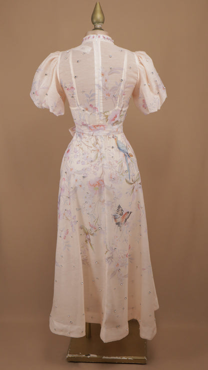 Vestido camisero midi de organza con pedrería y mangas abullonadas