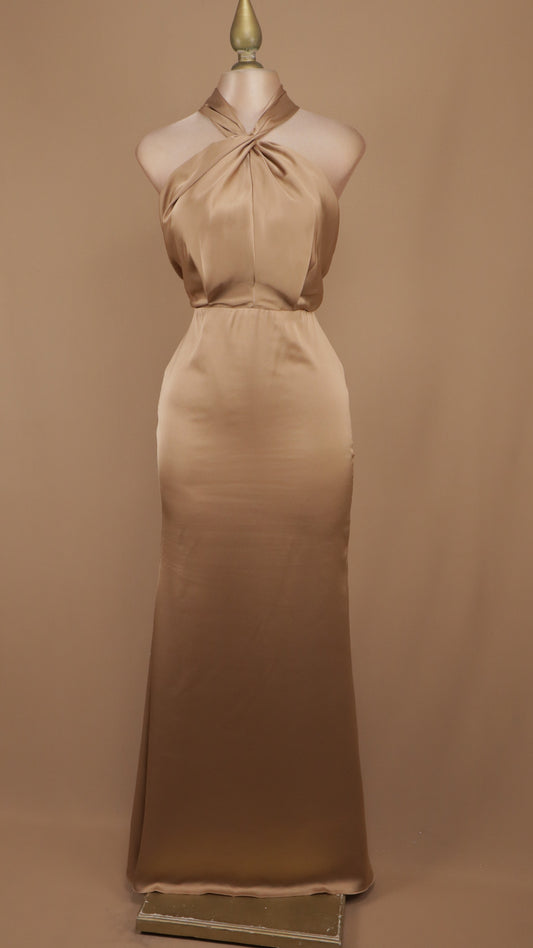 Vestido largo satinado cuello halter