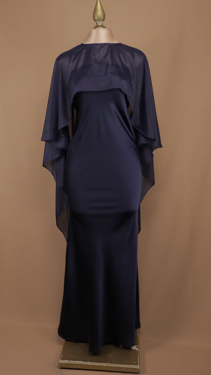 Vestido largo satinado con capa de chiffon