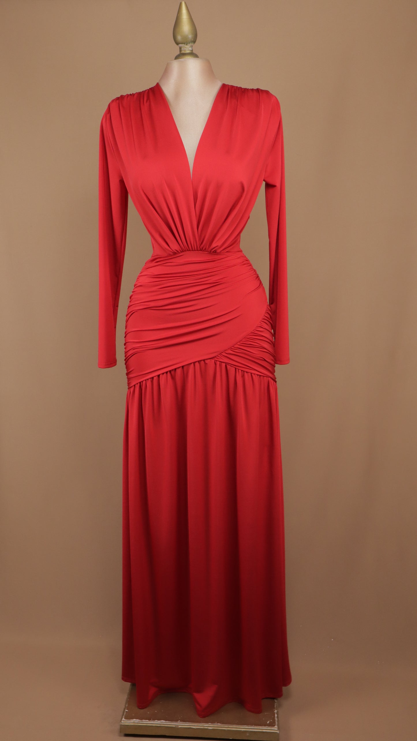 Vestido largo de licra manga larga escote en V