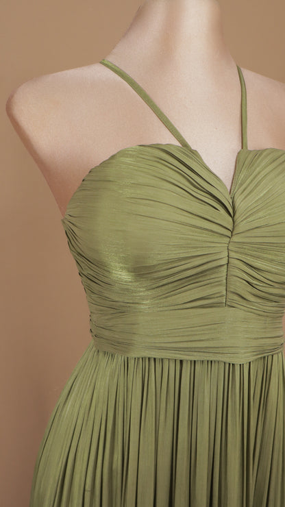 Vestido largo drapeado con escote en la espalda